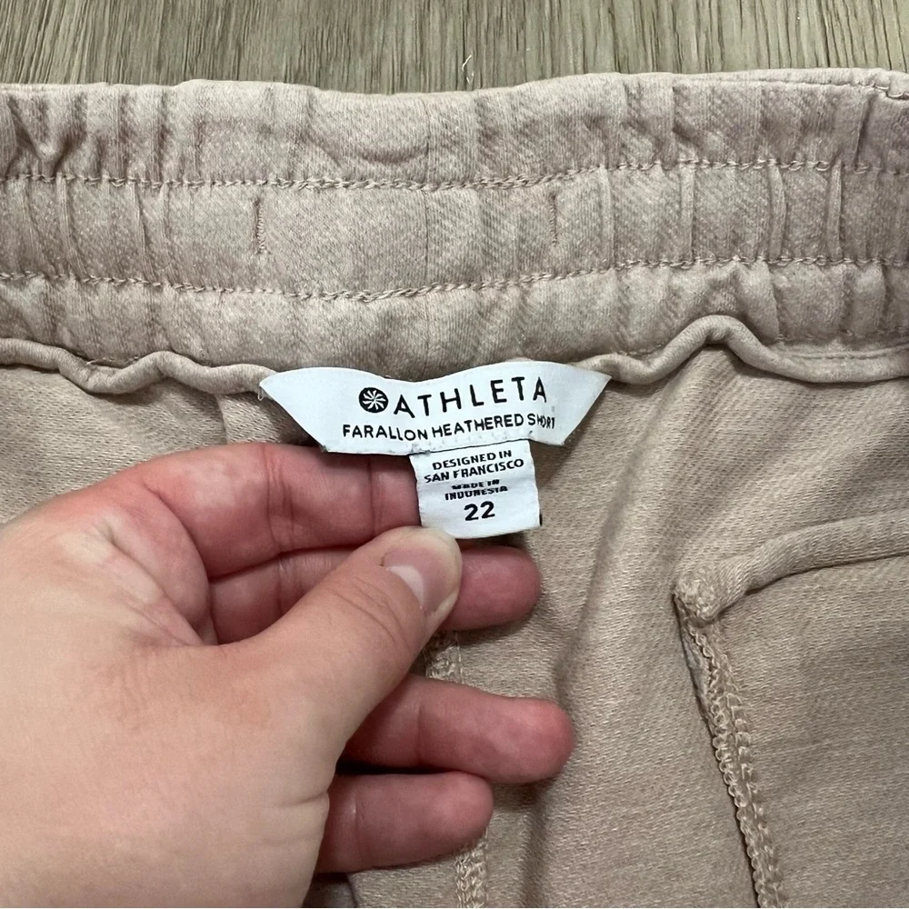 Athleta Farallon Heathered Sweat Shorts Beige Size 22